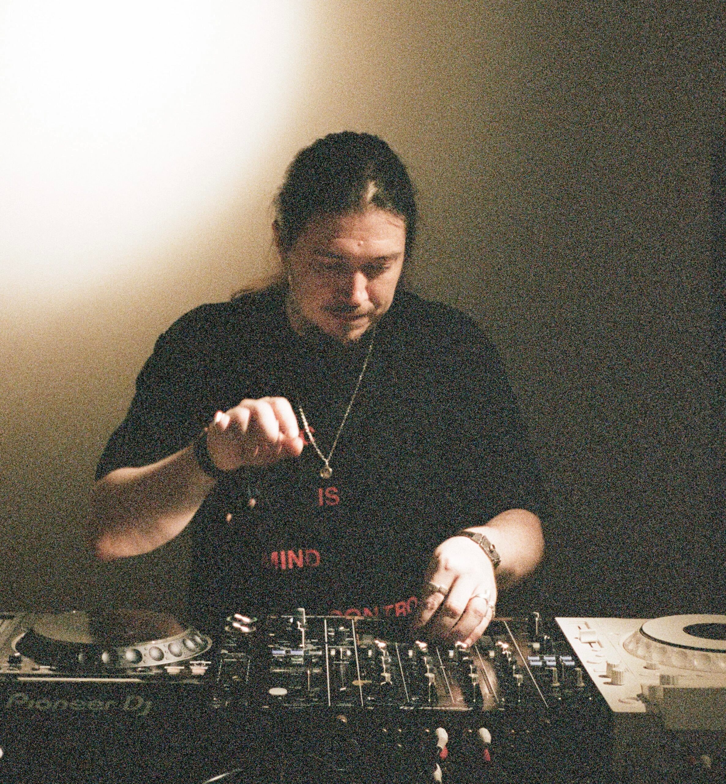 bh dj